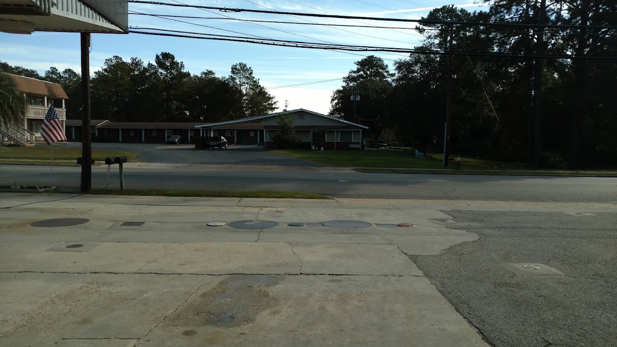 Oak Plaza Motel