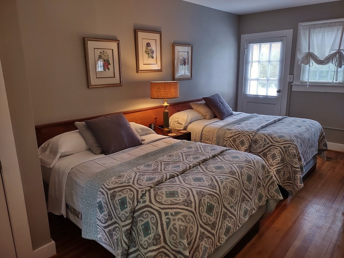 The Pine Tavern Lodge photo 2