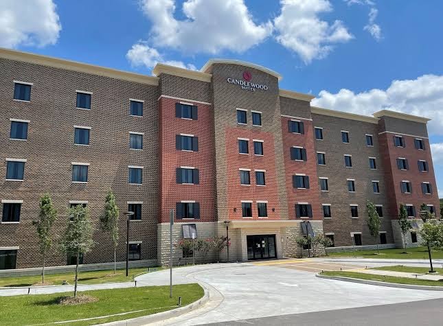 Candlewood Suites East Building 10050