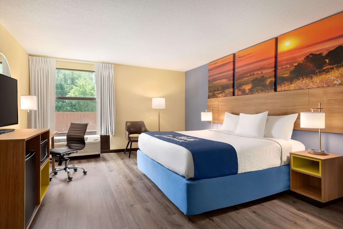 Days Inn & Suites by Wyndham Merrillville photo 3