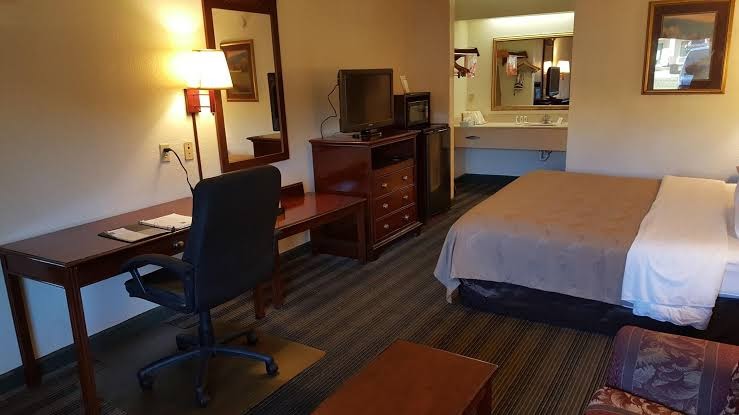 Quality Inn Mobile West Tillmans Corner photo 3