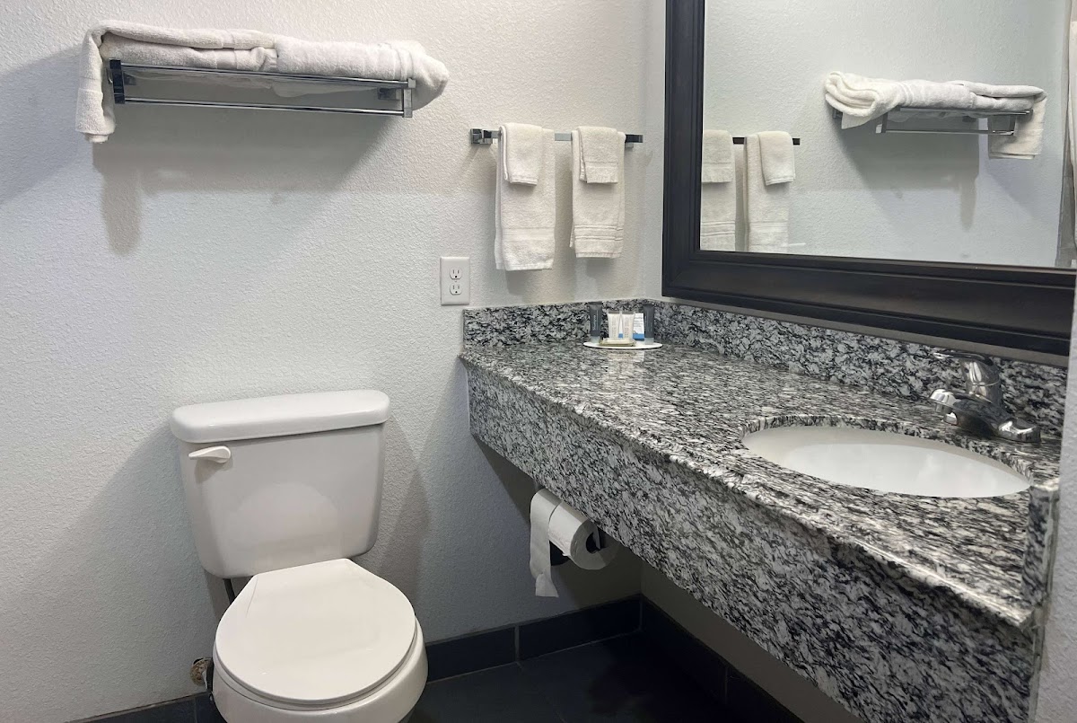 Days Inn by Wyndham Alva photo 3