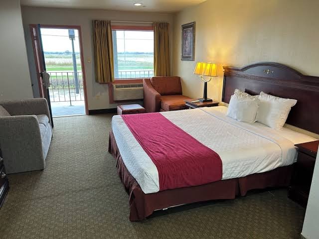 Howards Inn Motel photo 2
