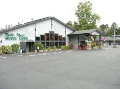 Rustic Manor Motor Lodge