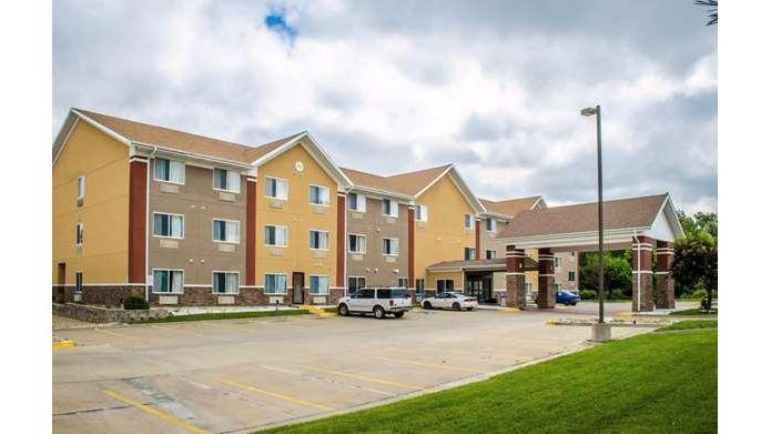 Quality Suites St. Joseph