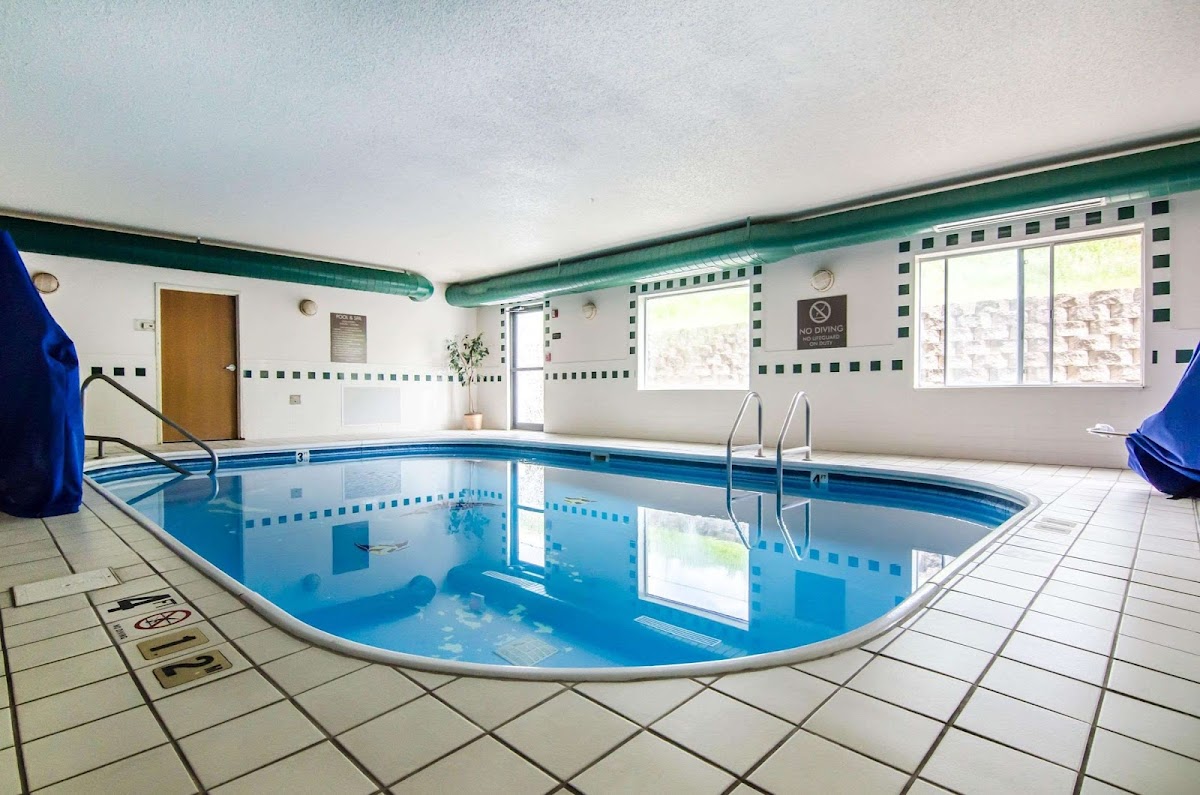Quality Suites St. Joseph photo 3