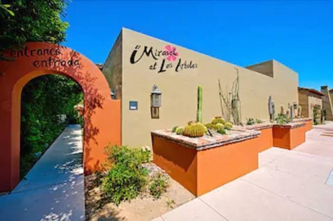 Los Arboles Hotel