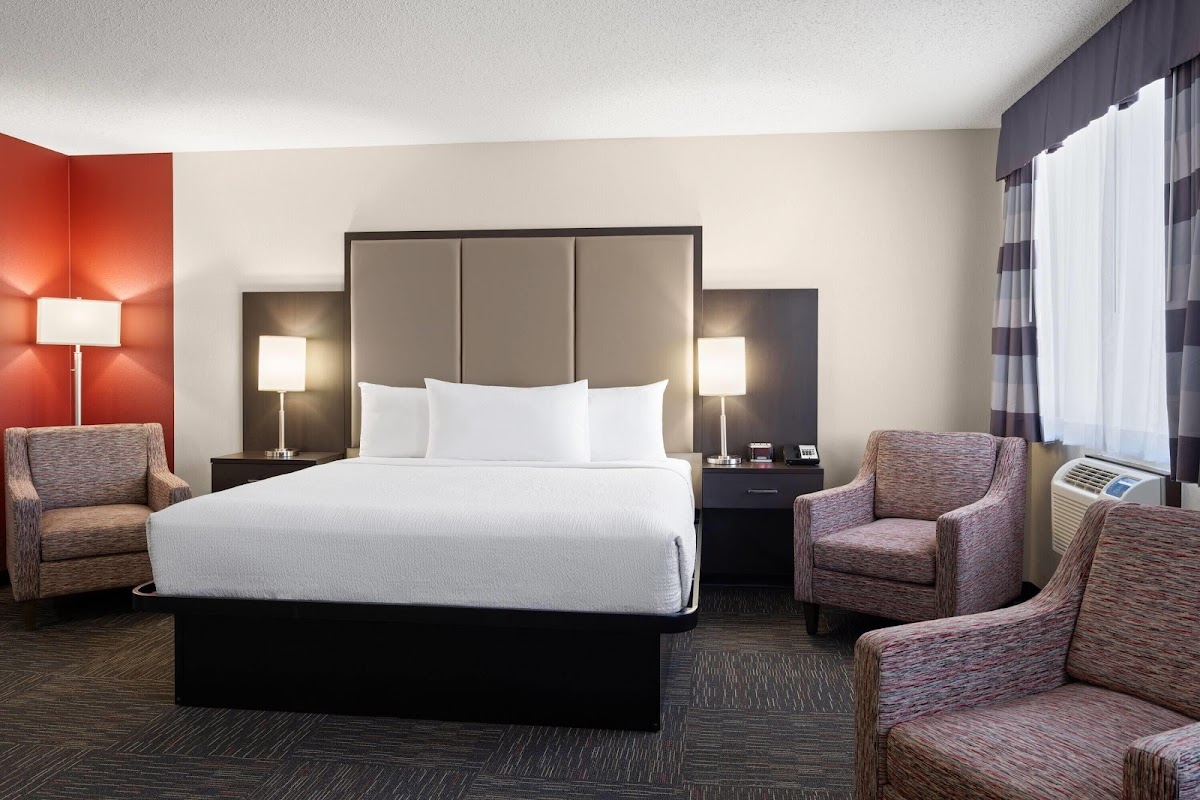 Ramada by Wyndham Saskatoon photo 2