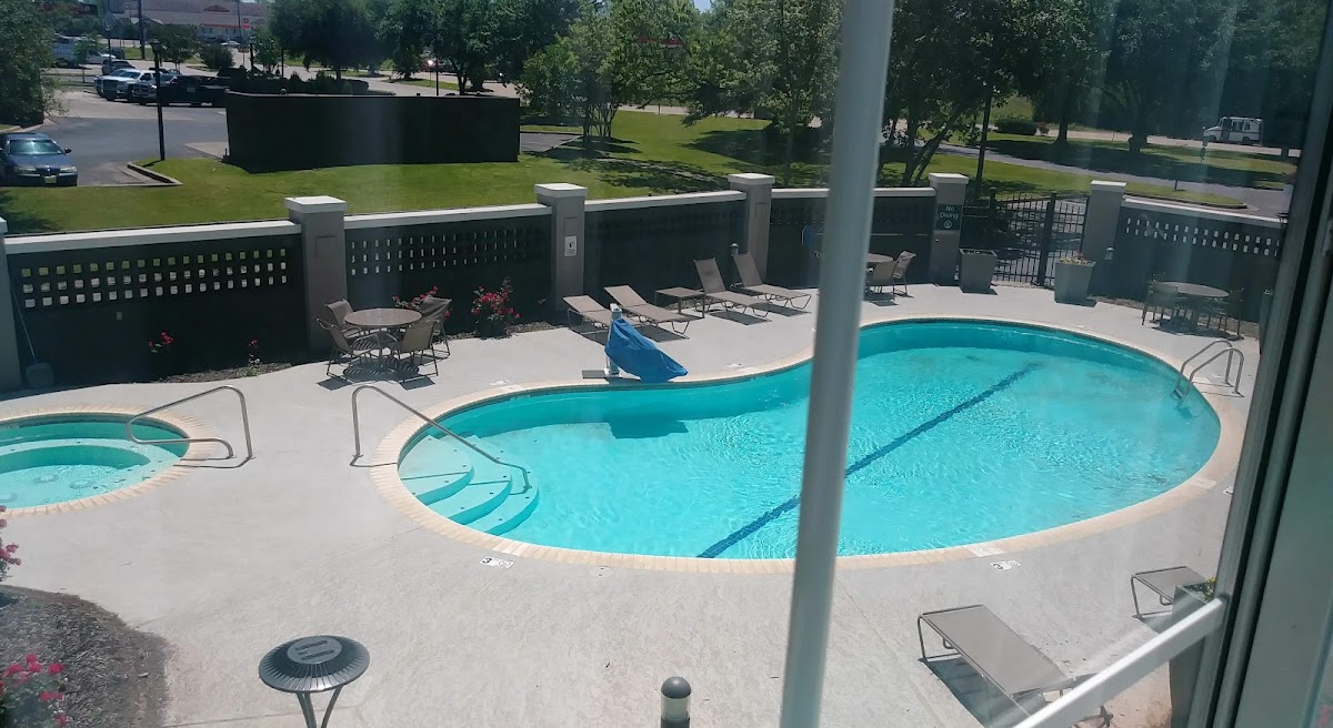 La Quinta Inn & Suites by Wyndham Alexandria Airport photo 3