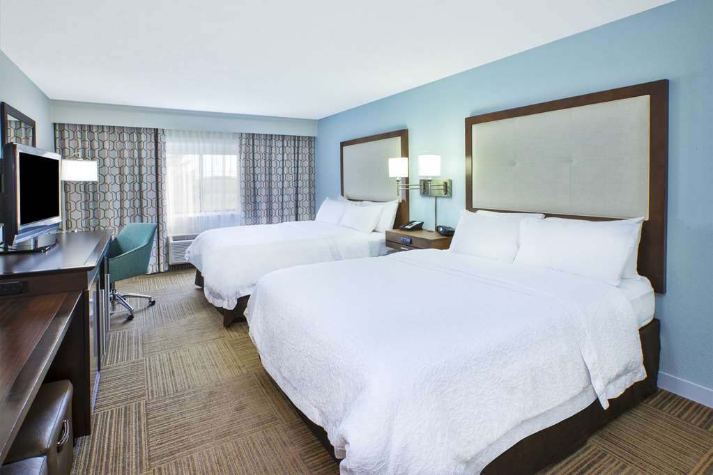 Hampton Inn Gaylord photo 2