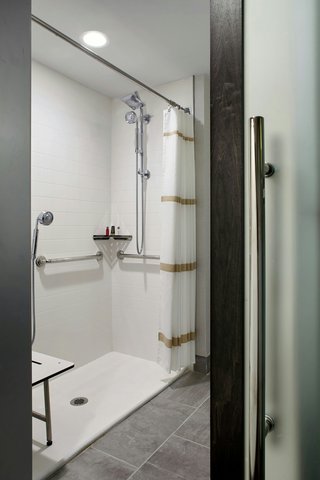 Marriott Cincinnati Northeast photo 3