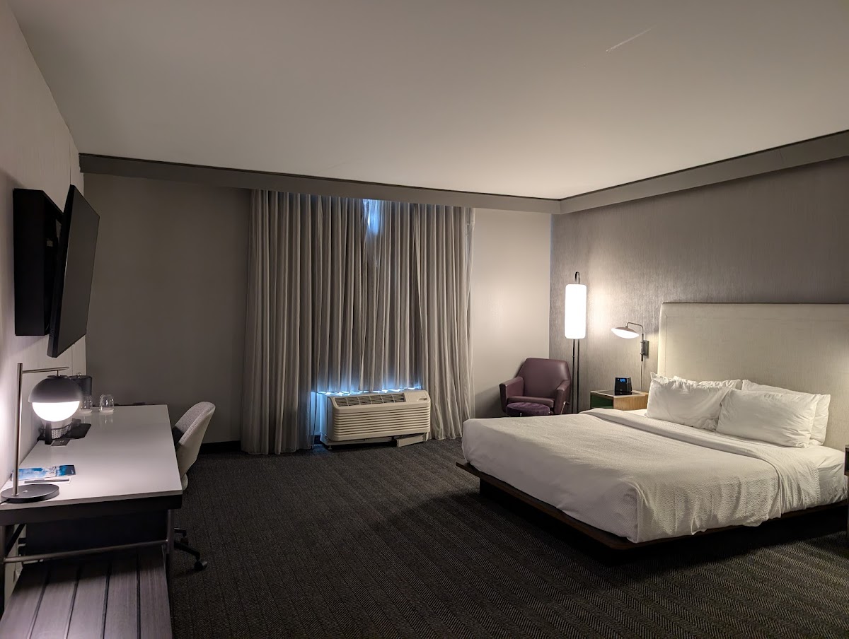 Courtyard by Marriott Manhattan Aggieville photo 2