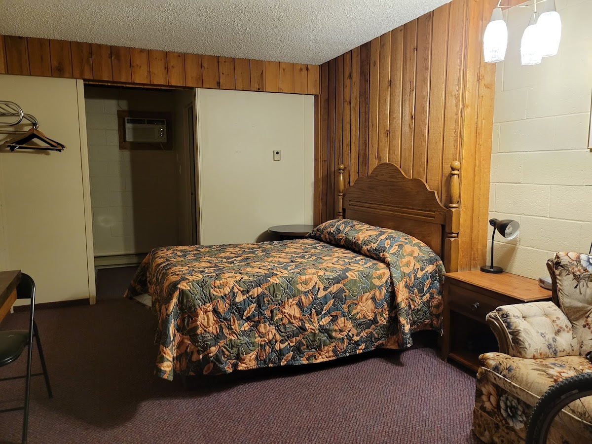 Cedar Villa Motel photo 2