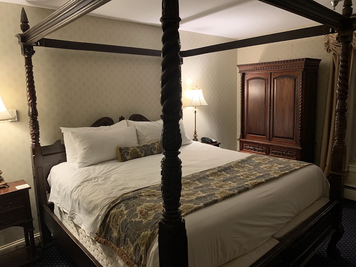 The Inn at Saratoga photo 2