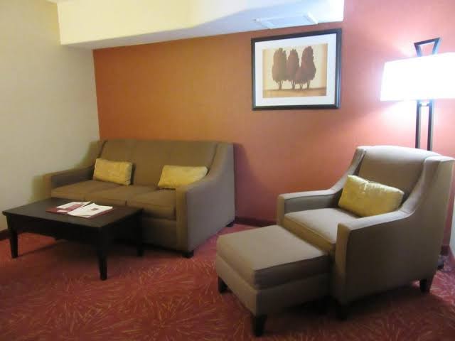 Comfort Suites Airport photo 3