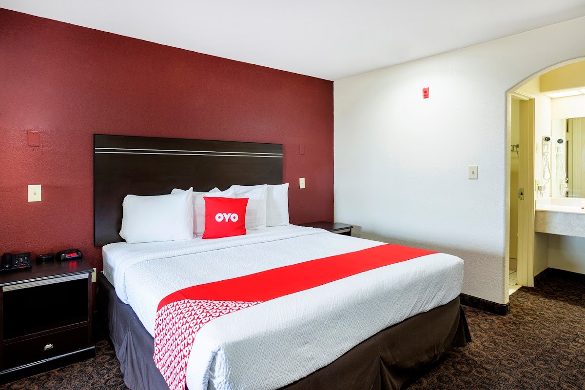 OYO Hotel LSU photo 2