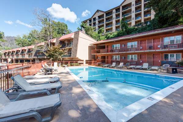 Quality Inn Creekside - Downtown Gatlinburg photo 3