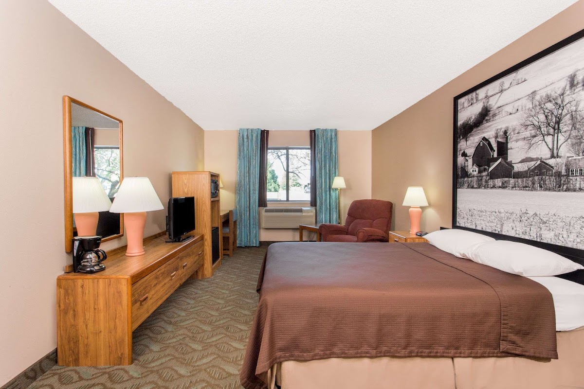 Super 8 by Wyndham Dodgeville photo 2