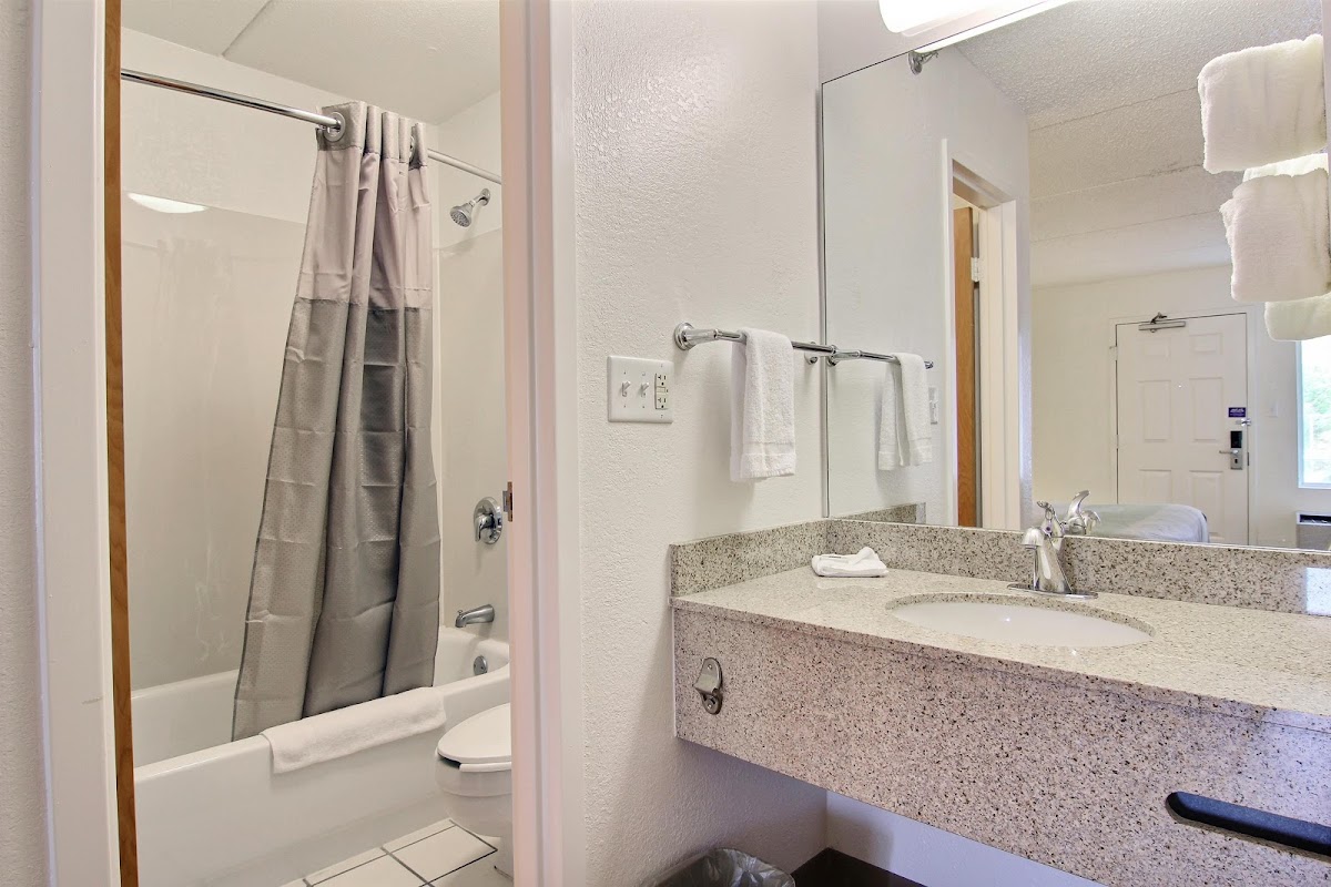Willow Lodge Extended Stay - Willoughby - Cleveland photo 3
