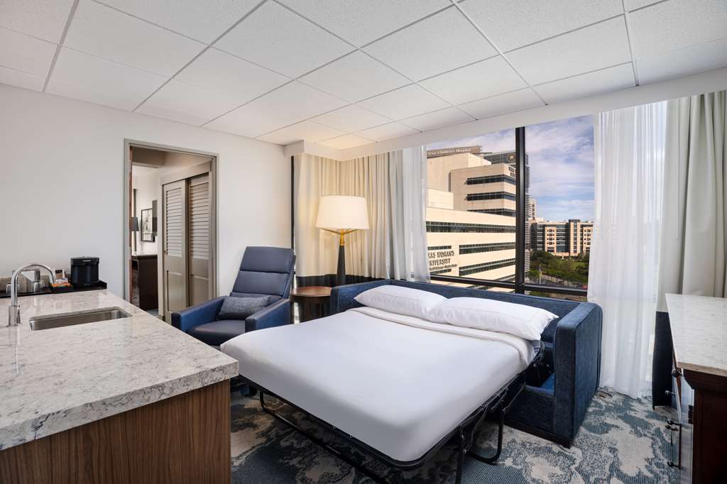 DoubleTree by Hilton Houston Medical Center Hotel & Suites photo 3