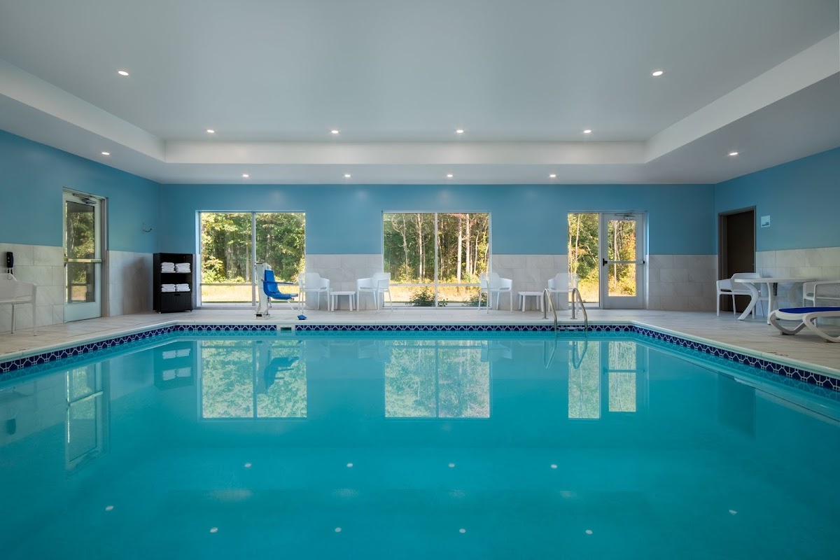 Holiday Inn Express & Suites Muskegon - Grand Haven by IHG photo 3