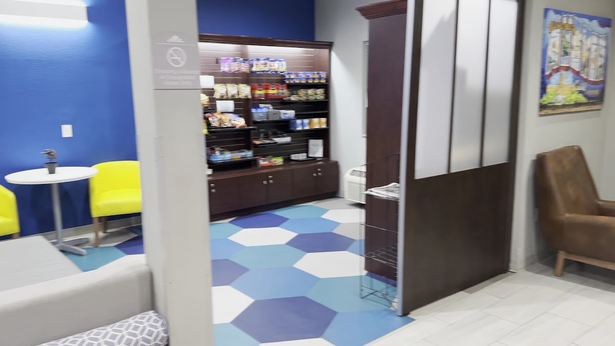 Microtel Inn and Suites by Wyndham Austin Airport photo 2