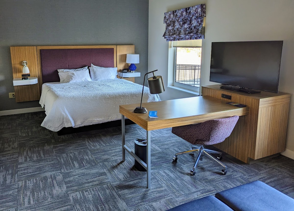 Hampton Inn & Suites Warrington Horsham photo 2