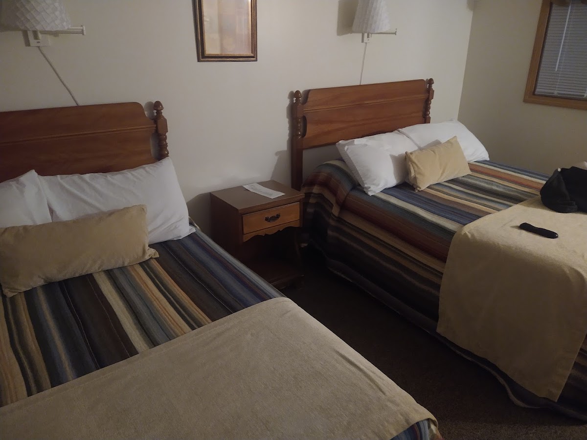 Moore's Motel & Resort photo 2