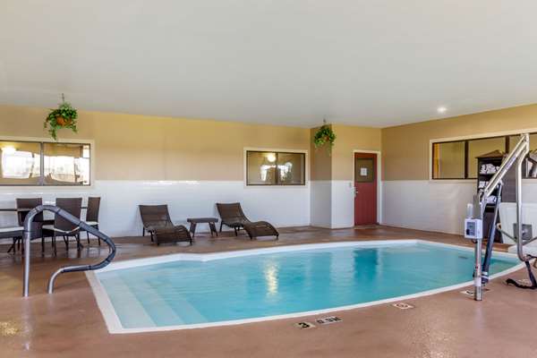 Comfort Suites Plainview photo 3
