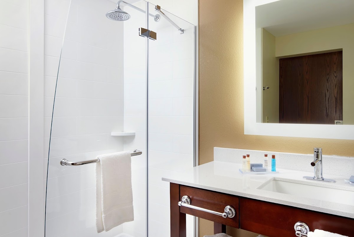 Hawthorn Suites by Wyndham Wheeling at the Highlands photo 3