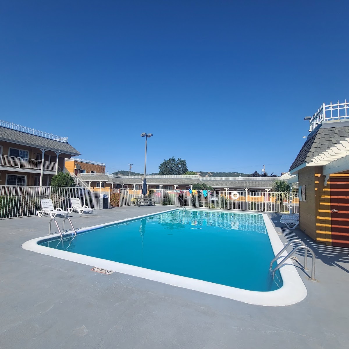 Quality Inn Central Roseburg photo 2