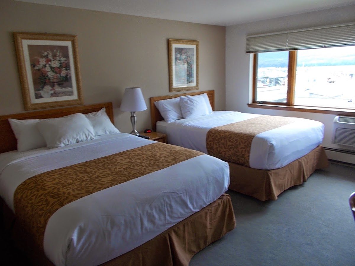 Tides Inn photo 3