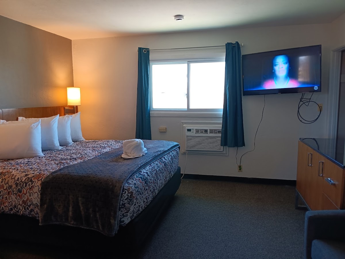 Circle B Motor Lodge photo 2
