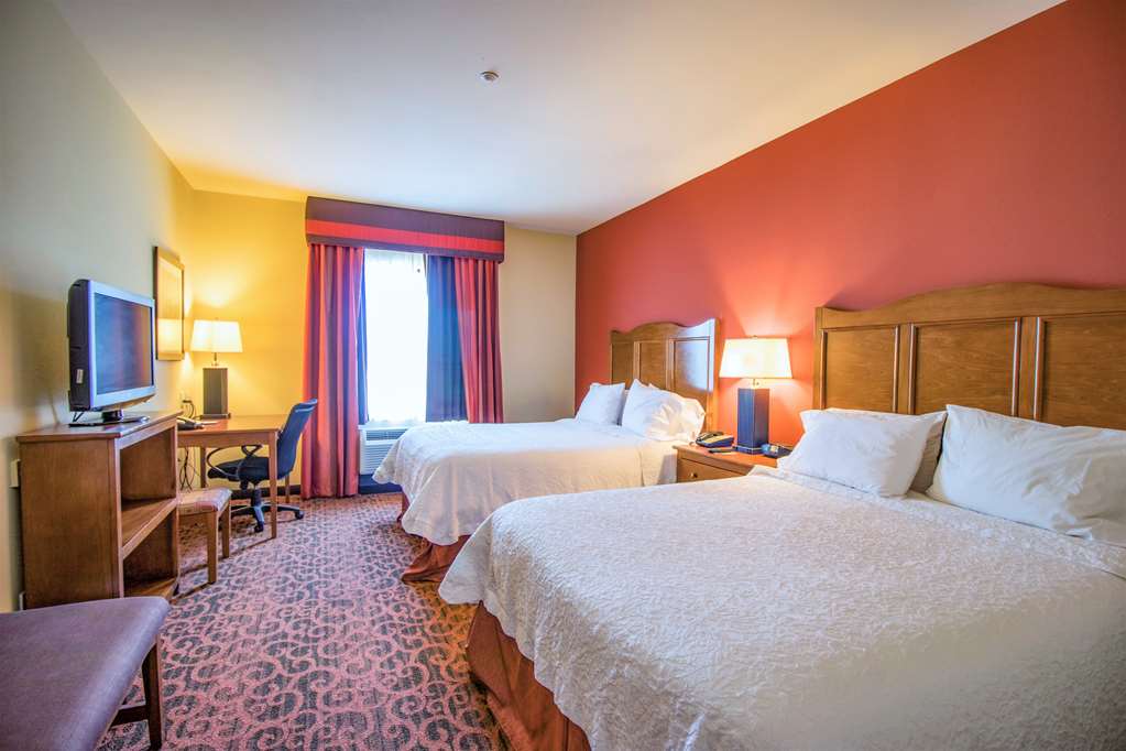 Hampton Inn & Suites Bastrop photo 3