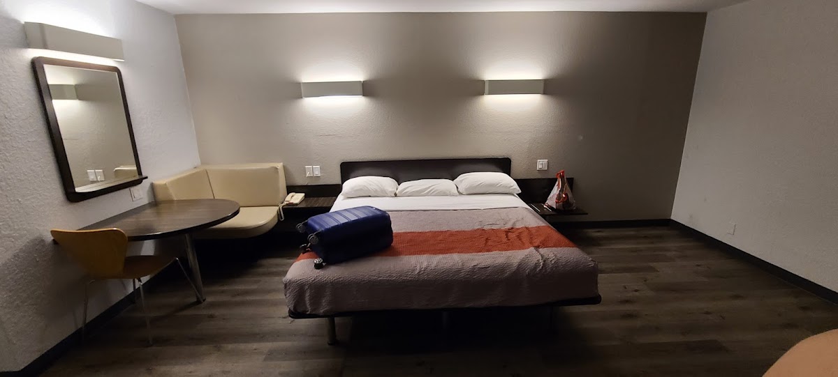 Motel 6 Uvalde, TX photo 2