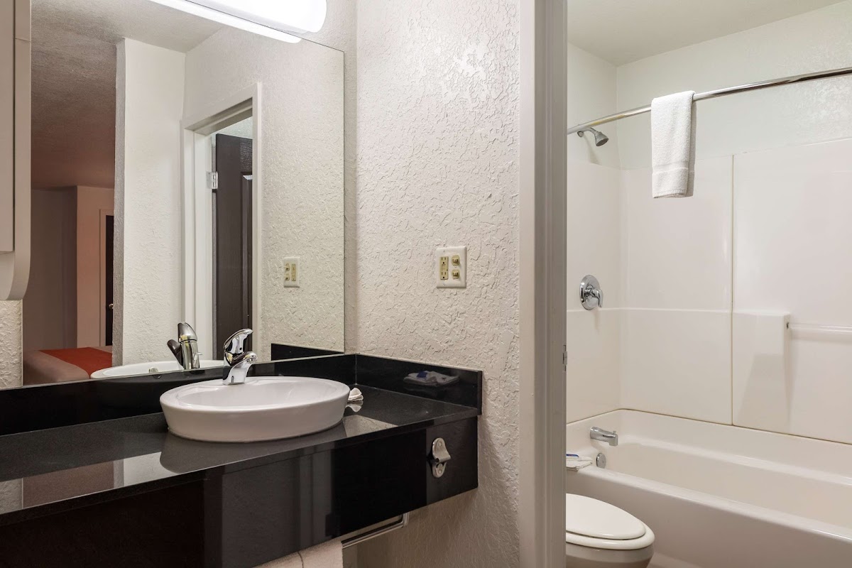 Motel 6 Uvalde, TX photo 3