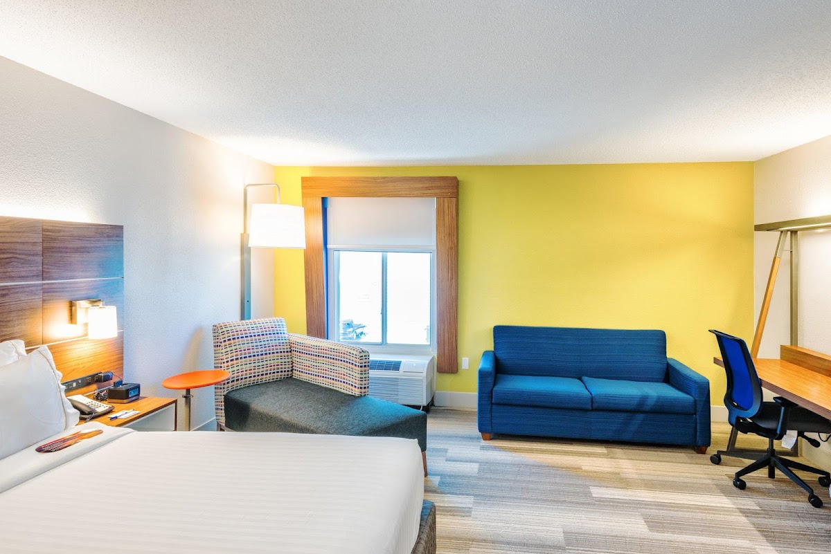 Holiday Inn Express Charleston US Hwy 17 & I-526 by IHG photo 3