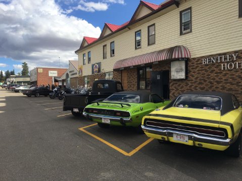 Bentley's Bar, Hotel, Grill, Chinese Cuisine, Liquor Store photo 2