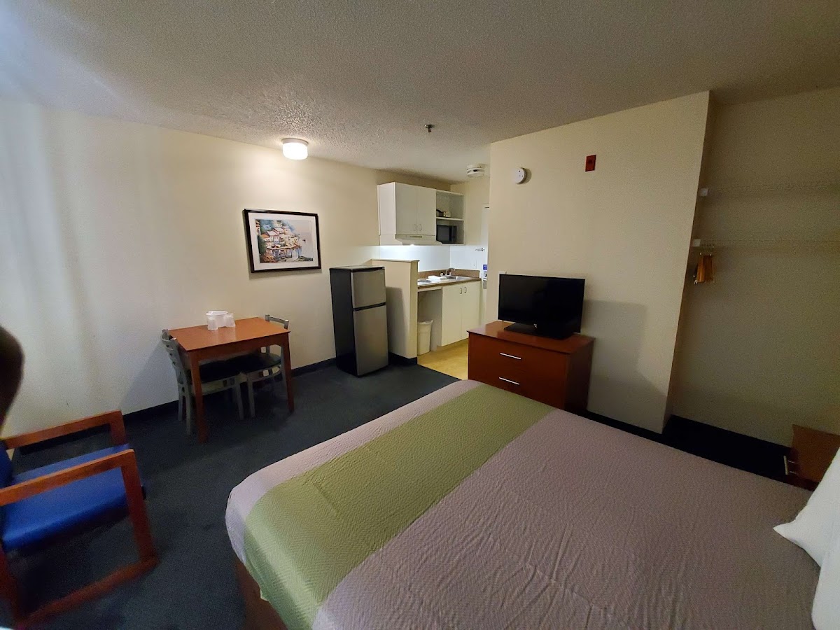 Motel 6 Richmond, VA - I-64 West photo 2