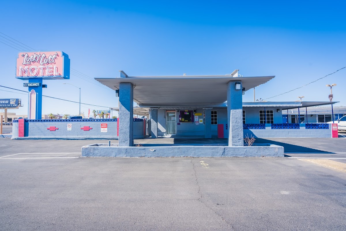 Lucky Cuss Motel