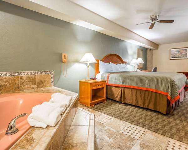 Rodeway Inn Delano photo 2
