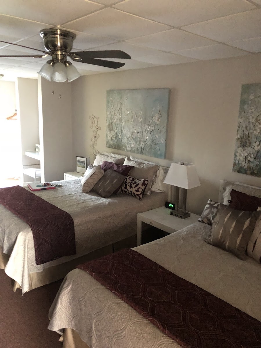 Hilltop Lakes photo 2