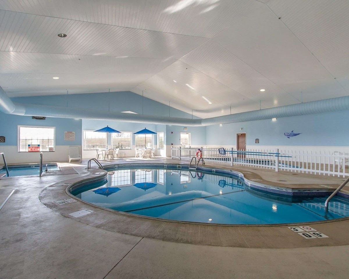 Quality Inn & Suites Fort Madison near Hwy 61 photo 3