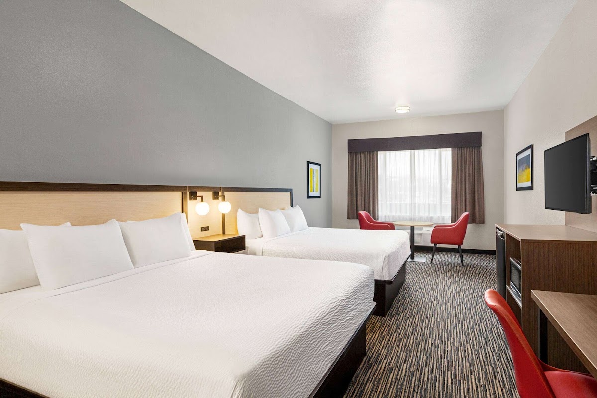 Ramada by Wyndham Marina photo 2