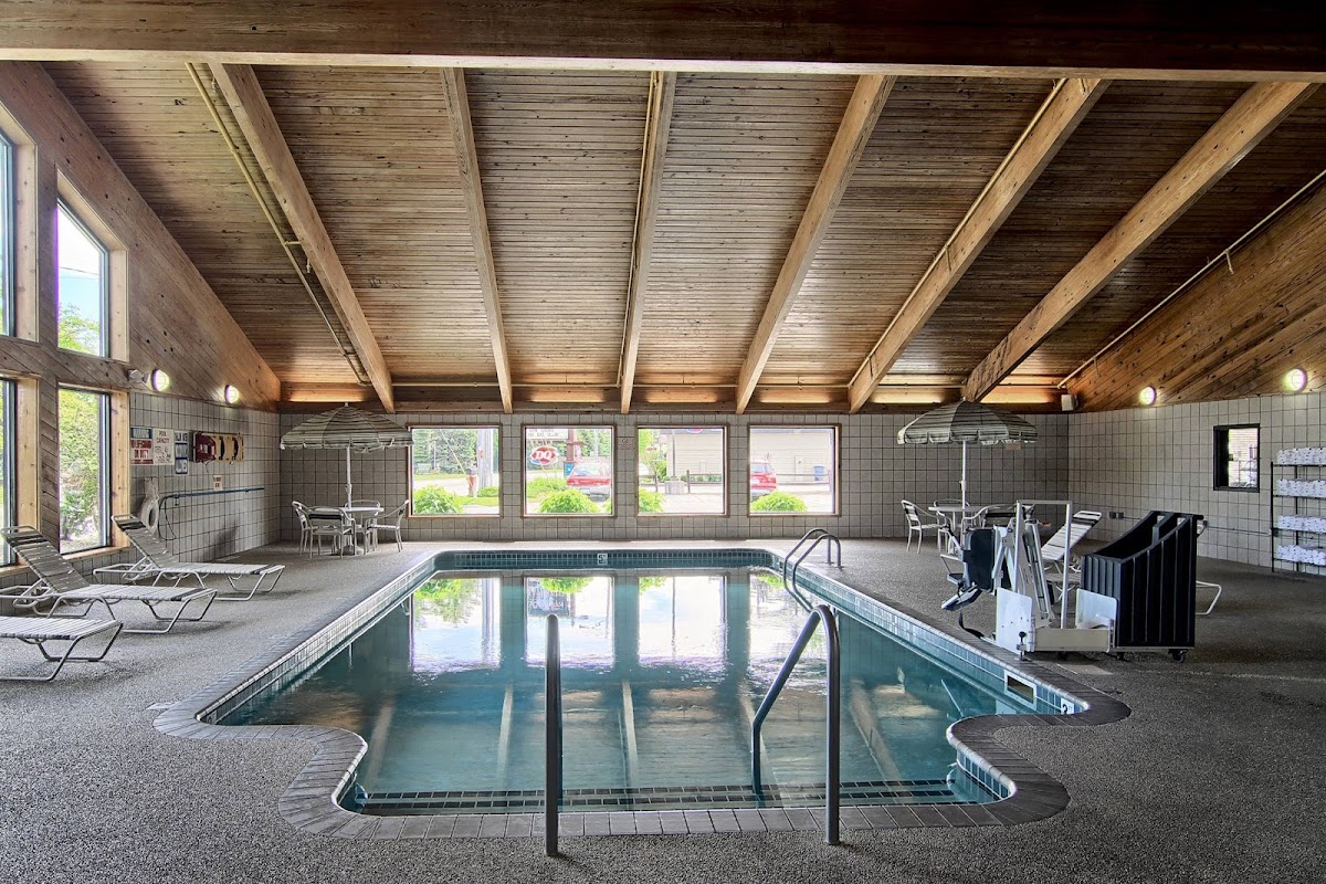 Blossom Hotel & Suites Traverse City photo 3