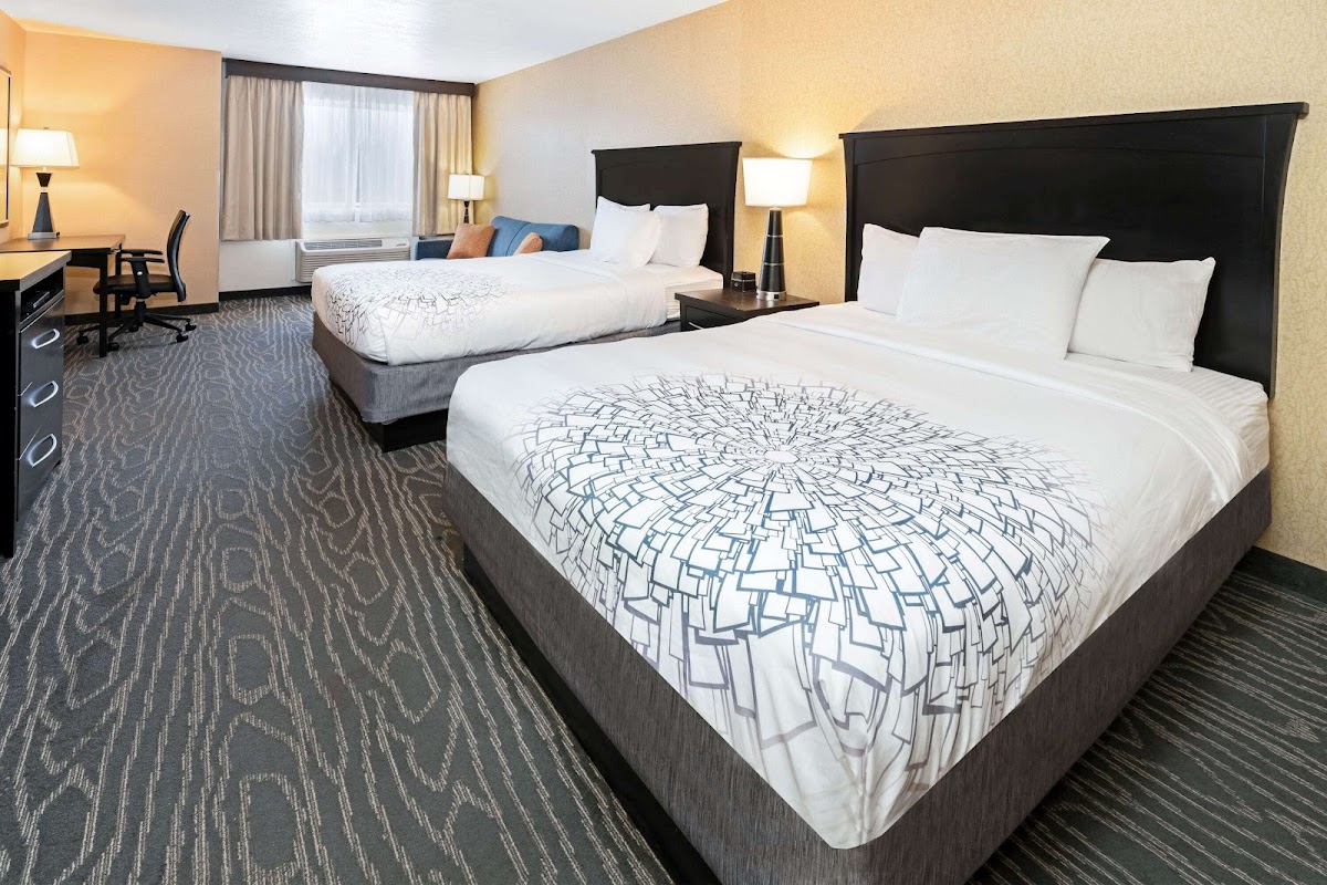 La Quinta Inn & Suites by Wyndham Logan photo 2