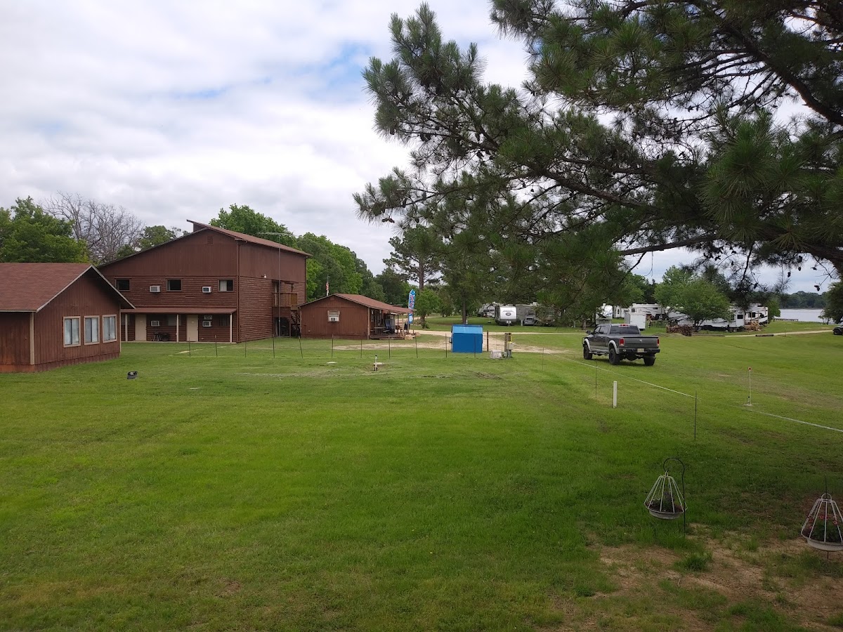 Quail Hollow Motel & RV PARK