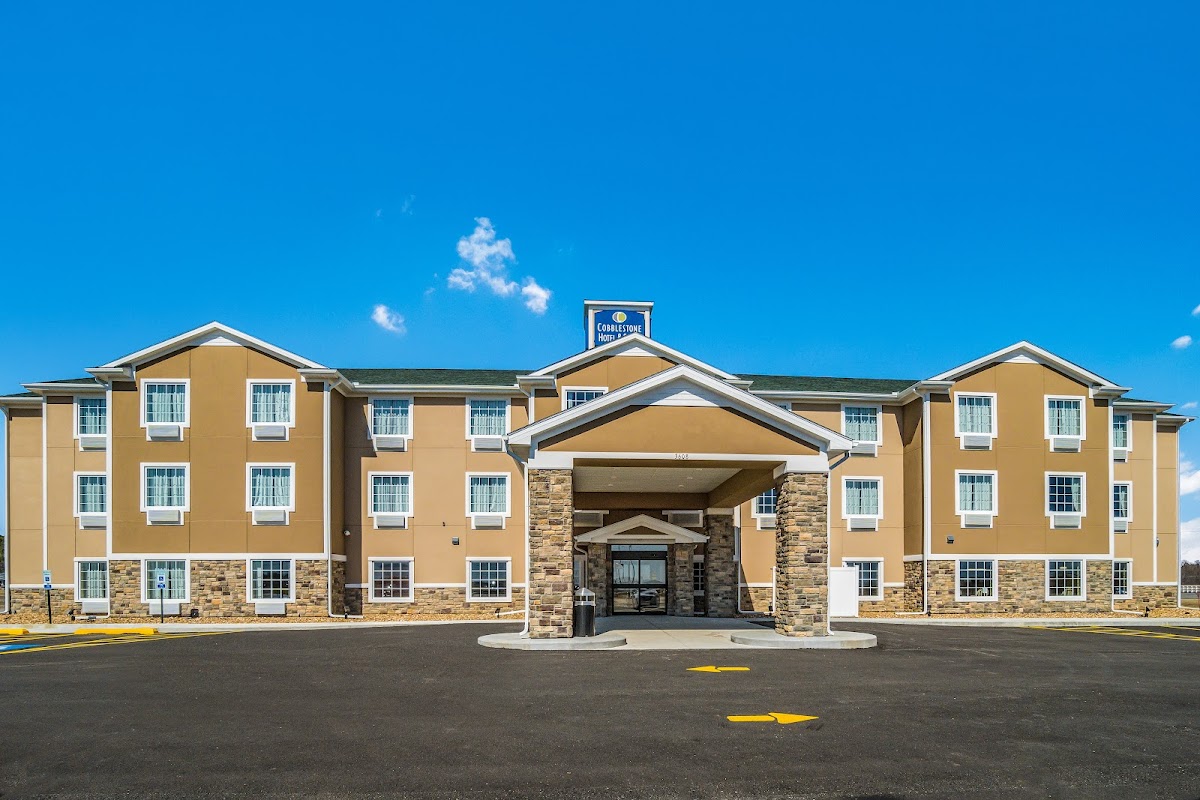 Cobblestone Hotel & Suites - Denmark/Green Bay