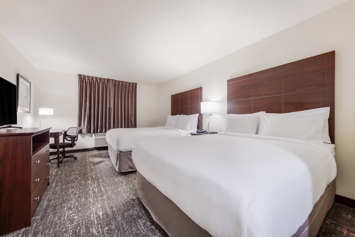 Cobblestone Hotel & Suites - Denmark/Green Bay photo 2
