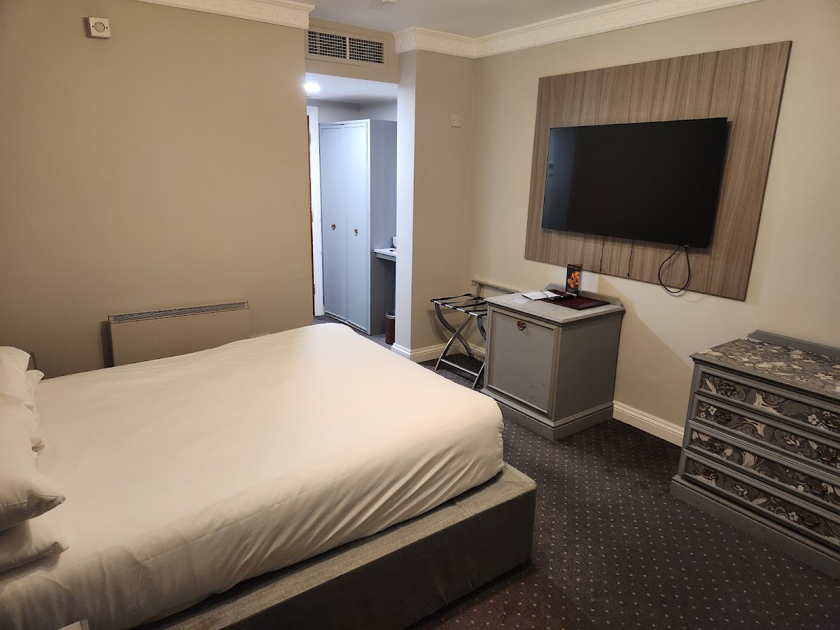 The Pear Tree Inn & Country Hotel